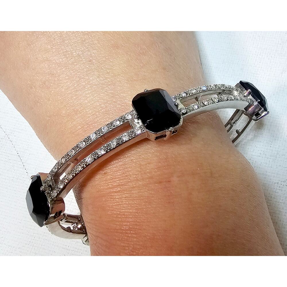 Monet Vintage Black n silver Rhinestones Bracelet. NWT. Elegant. Classy. Bling